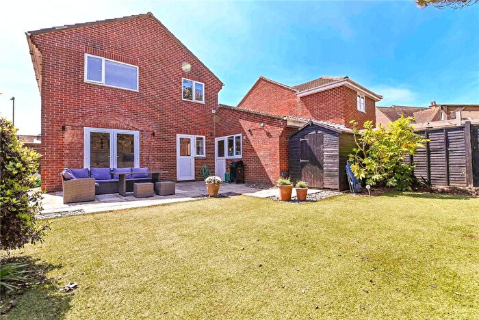 4 Bedroom Detached House For Sale In Plover Drive, Milford On Sea, Lymington, Hampshire, SO41