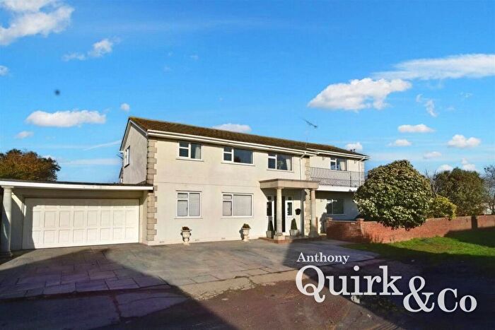 6 Bedroom Detached House For Sale In Park Road, Canvey Island, SS8