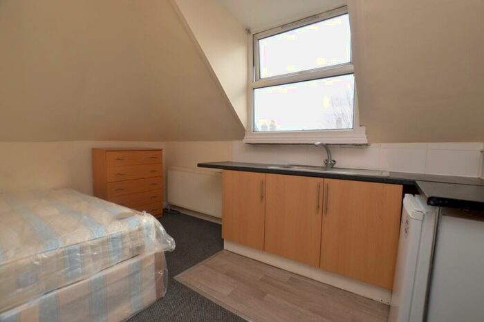 Studio To Rent In Woolstone Road London, SE23