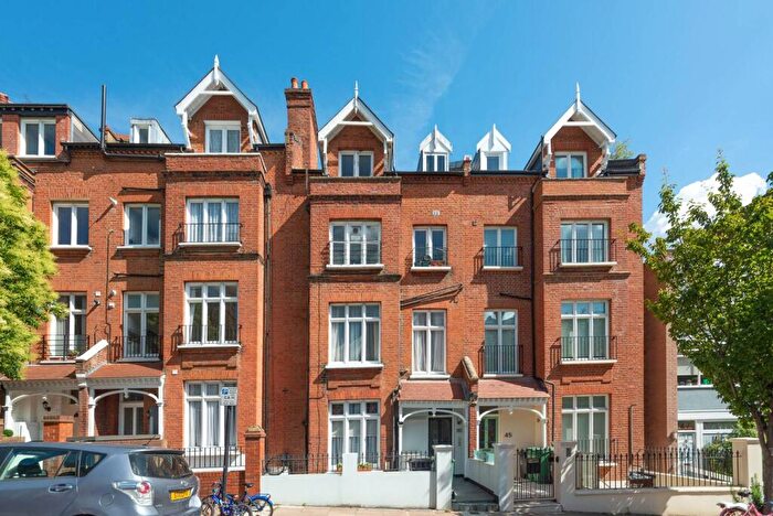 1 Bedroom Flat For Sale In Denning Road, Hampstead, London, NW3