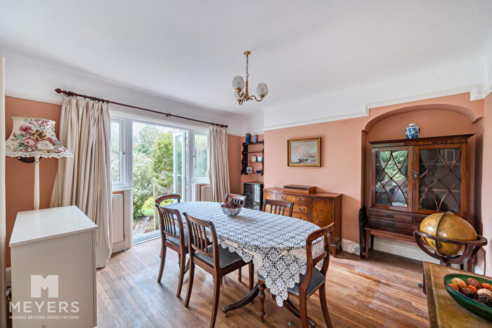 4 Bedroom Detached House For Sale In Higher Blandford Road, Broadstone, BH18 - Photo 10