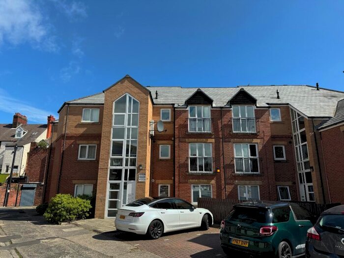 2 Bedroom Flat To Rent In Victoria Mews, NE26