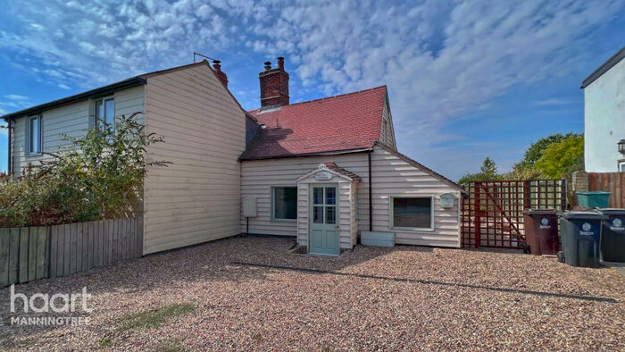 1 Bedroom Semi-Detached House For Sale In Clacton Road, Manningtree, CO11