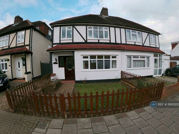 3 Bedroom Semi-Detached House To Rent In Jackson Road, Bromley, BR2