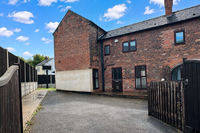 3 Bedroom Property To Rent In High Street, Newcastle Under Lyme, ST7