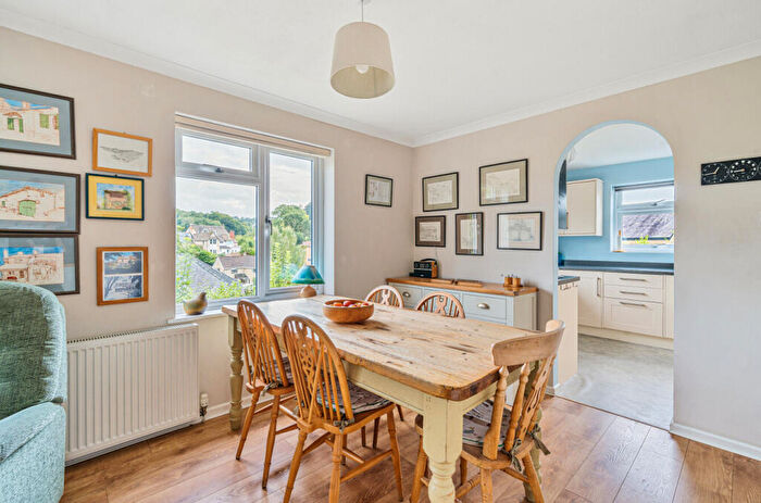 4 Bedroom Detached House For Sale In Chestnut Close, Nailsworth, GL6