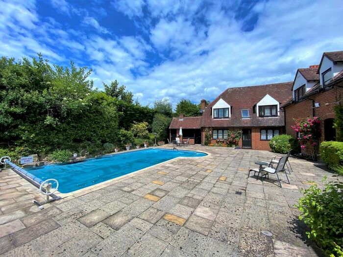 1 Bedroom Flat To Rent In Tudor Mill, Wooburn Green, High Wycombe, HP10