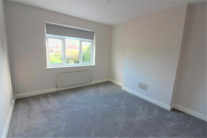 2 Bedroom Maisonette To Rent In Kenerne Drive, Barnet, EN5