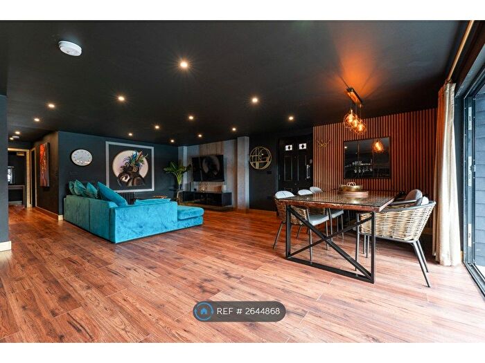2 Bedroom Flat To Rent In Ashley Road, Parkstone, BH14