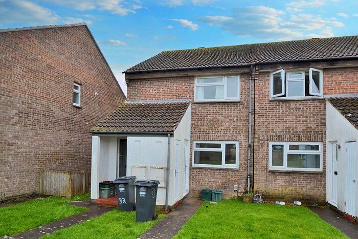 1 Bedroom Flat To Rent In Netherways, Clevedon, BS21