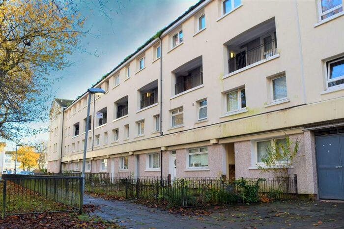 3 Bedroom Flat To Rent In Glenfinnan Drive, Maryhill, Glasgow, G20