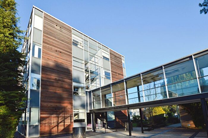 2 Bedroom Flat To Rent In Newsom Place, St Albans, AL1