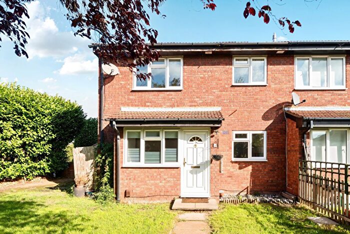 1 Bedroom Terraced House For Sale In Geneva Close, Shepperton, TW17