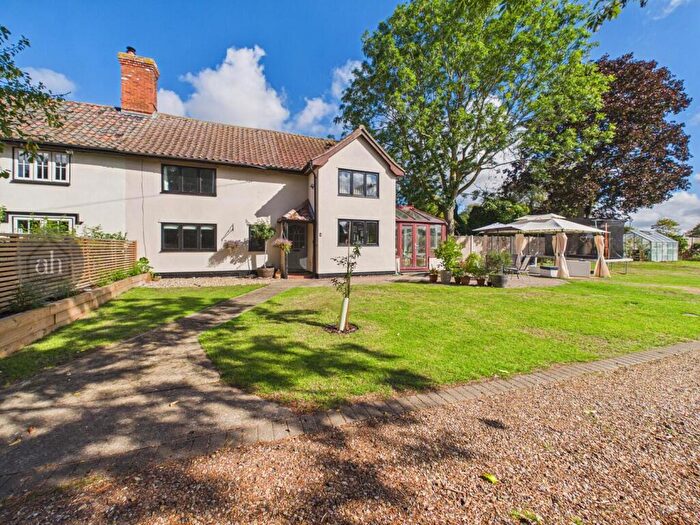 3 Bedroom End Of Terrace House For Sale In Conyers Green, Great Barton, IP31