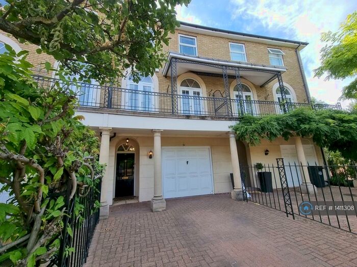 3 Bedroom Terraced House To Rent In Savery Drive, Long Ditton, Surbiton, KT6