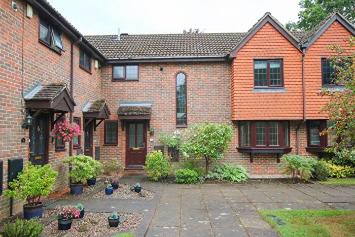 3 Bedroom Terraced House For Sale In Thorne Close, Crowthorne, RG45
