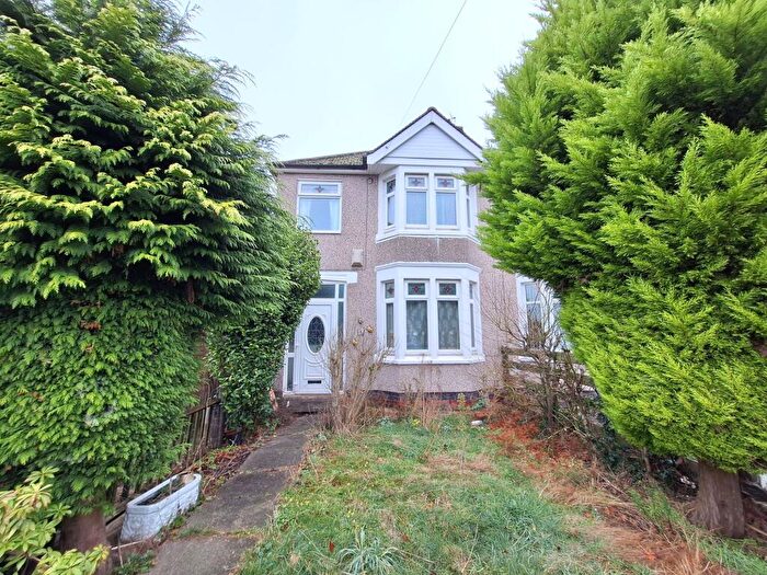 3 Bedroom End Of Terrace House For Sale In Dell Close Willenhall Coventry, CV3