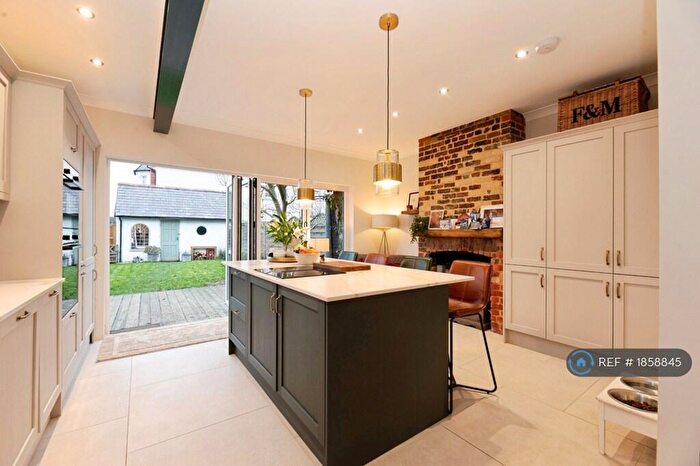 4 Bedroom Detached House To Rent In Holstein Avenue, Weybridge, KT13