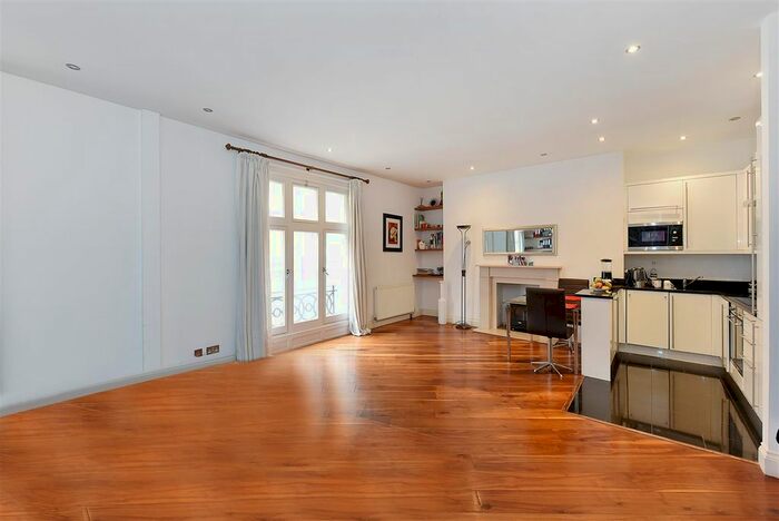 1 Bedroom Flat For Sale In Dunraven Street, London, W1K