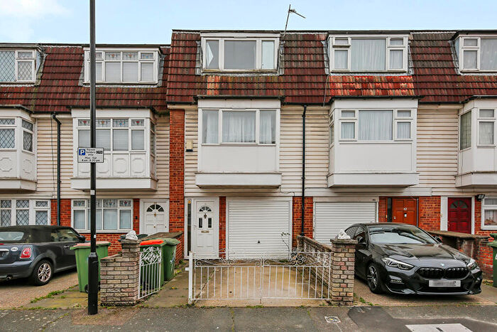 3 Bedroom Terraced House For Sale In Wilkinson Road, E16
