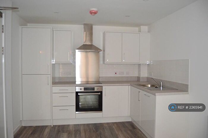 1 Bedroom Flat To Rent In Bell Street, Glasgow, G4