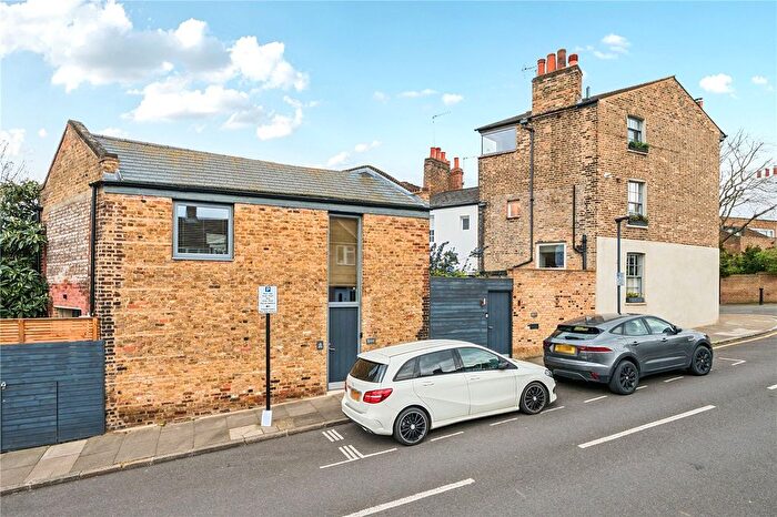 3 Bedroom End Terrace House For Sale In King George Street, Greenwich, London, SE10