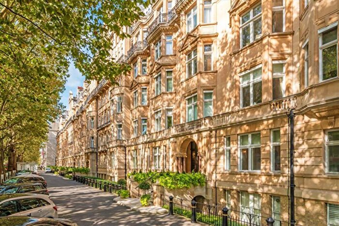4 Bedroom Flat To Rent In Marylebone Road, Marylebone, NW1