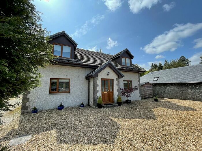 3 Bedroom Detached House For Sale In Shore Road, Sandbank, Argyll And Bute, PA23