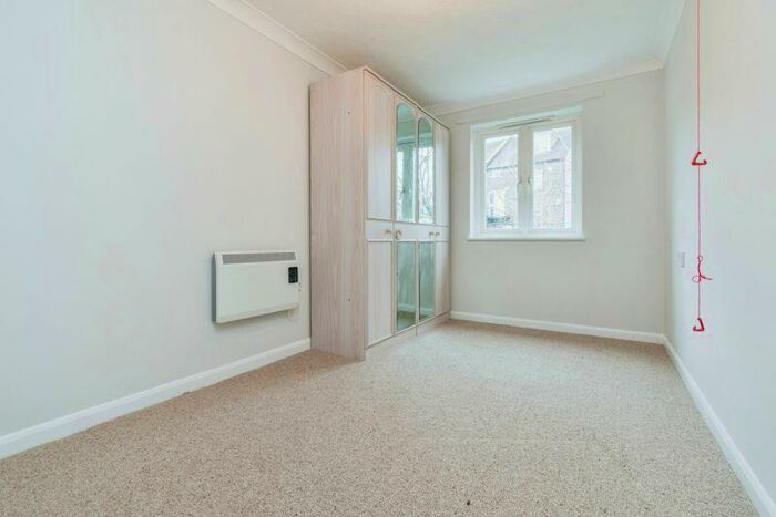 2 Bedroom Flat For Sale In Sovereign Court (South Croydon), Croydon, CR2