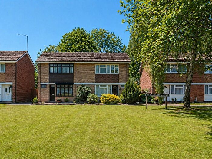 3 Bedroom Property For Sale In Cherrywood Avenue, Englefield Green, TW20