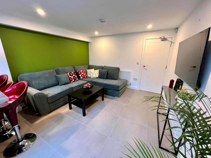 5 Bedroom End Of Terrace House To Rent In St. Margaret Road, Coventry, CV1