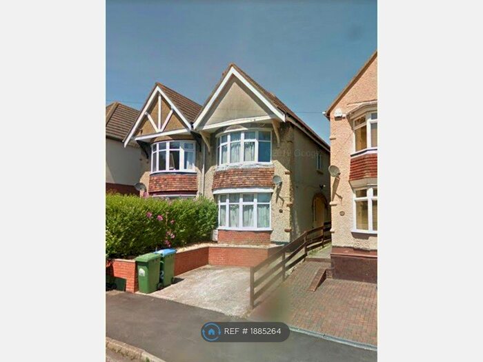 4 Bedroom Semi-Detached House To Rent In Broadlands Road, Southampton, SO17