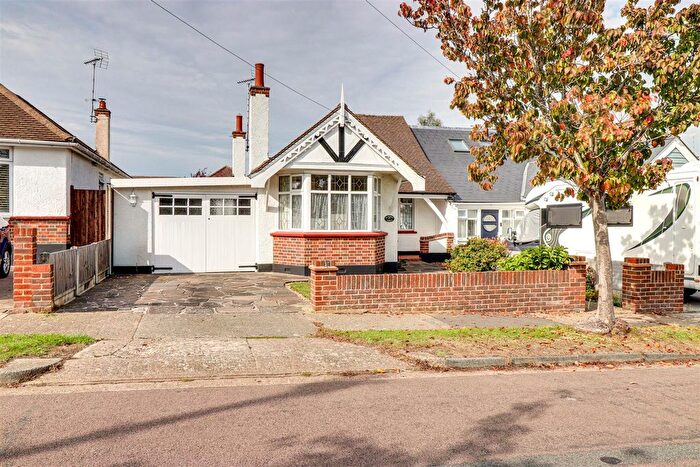 3 Bedroom Semi-detached Bungalow For Sale In Ormonde Gardens, Leigh-On-Sea, SS9