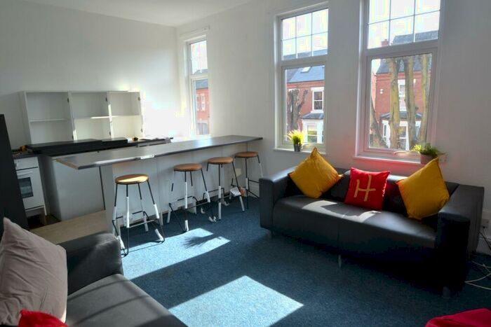 4 Bedroom Semi-Detached House To Rent In Chaworth Road, West Bridgford, NG2