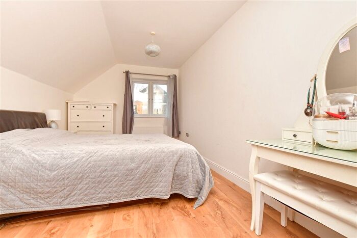 4 Bedroom Detached House For Sale In Bankside, Epsom, Surrey, KT17