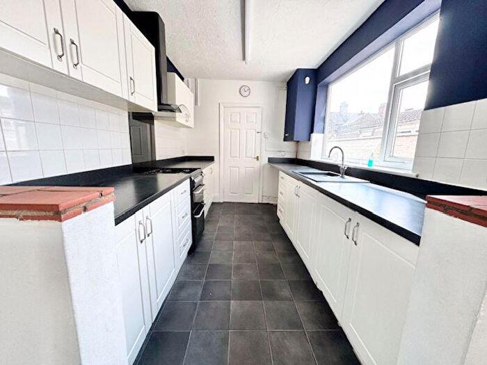 3 Bedroom Terraced House For Sale In Lovett Street, Cleethorpes, DN35