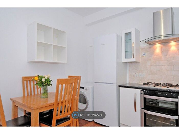 2 Bedroom Flat To Rent In Affleck Place, Aberdeen, AB11