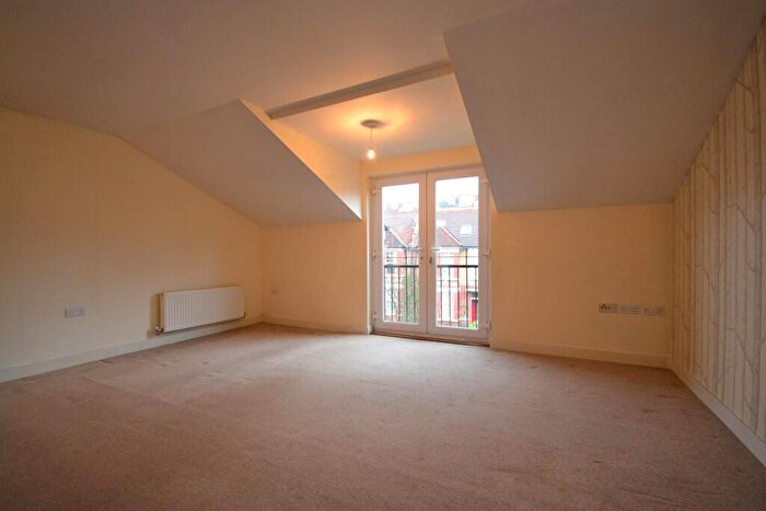 2 Bedroom Apartment To Rent In Linden Grange, Claremont Avenue, Bristol, BS7