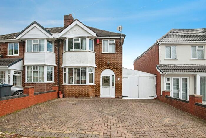 3 Bedroom Semi Detached House For Sale In Coopers Road, Birmingham, B20