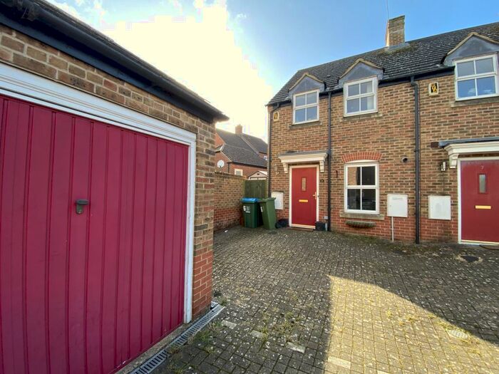 2 Bedroom End Of Terrace House To Rent In Hudson Mews, Fairford Leys, Aylesbury, HP19