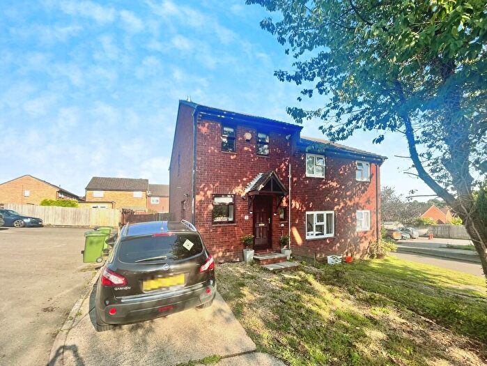 2 Bedroom End Of Terrace House To Rent In Diligence Close, Bursledon, SO31