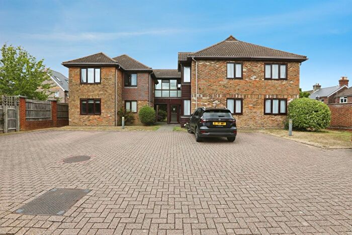 1 Bedroom Flat For Sale In Brighton Road, Horsham, RH13