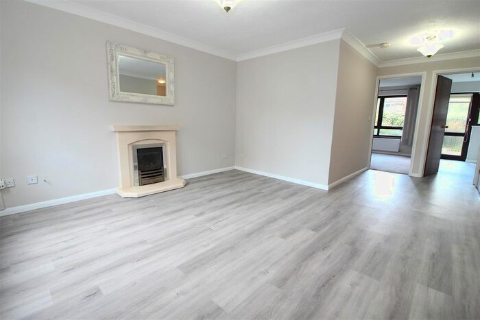 1 Bedroom Maisonette To Rent In Penny Court, Worley Road, St Albans, AL3