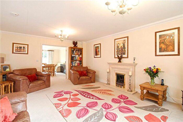 5 Bedroom Detached House For Sale In Towcester Road, Blisworth, Northamptonshire, NN7