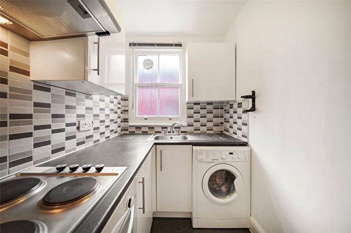 Studio To Rent In Stanley Gardens, Willesden Green, NW2