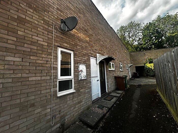 1 Bedroom Flat To Rent In Reigate Walk, Corby, NN18