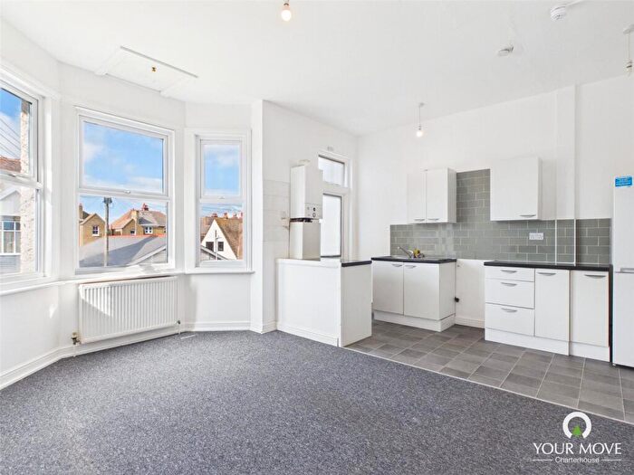 1 Bedroom Flat For Sale In Lyndhurst Avenue, Margate, Kent, CT9