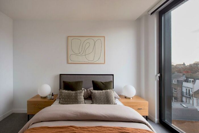 2 Bedroom Apartment To Rent In Circus Street, BN2