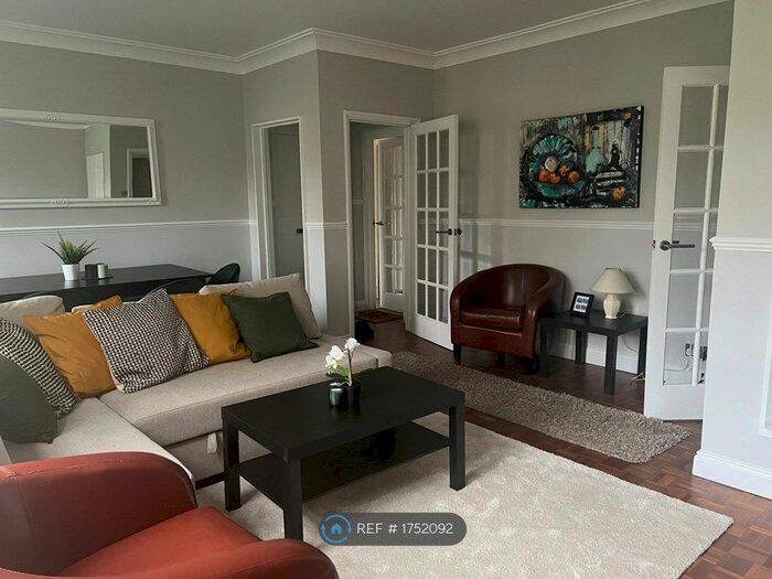 2 Bedroom Flat To Rent In Vanbrugh Fields, London, SE3