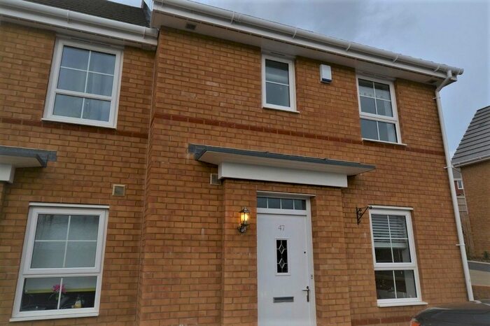 3 Bedroom End Of Terrace House To Rent In Wellesley Way, Newport, PO30